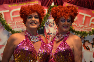 30. Starpyramide Backstage