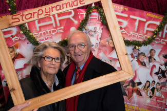 30. Starpyramide Backstage