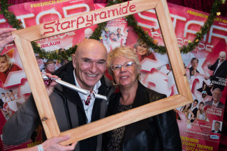 30. Starpyramide Backstage