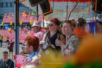 Rollstuhl-Inklusionstruck beim Schlagermove 2023