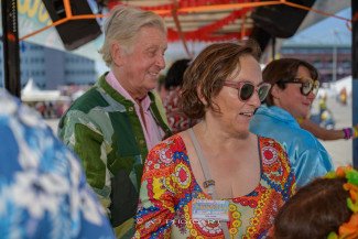 Rollstuhl-Inklusionstruck beim Schlagermove 2023