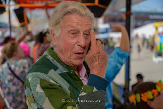 Rollstuhl-Inklusionstruck beim Schlagermove 2023