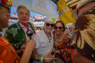 Rollstuhl-Inklusionstruck beim Schlagermove 2023