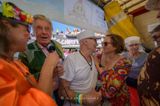 Rollstuhl-Inklusionstruck beim Schlagermove 2023