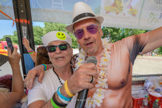 Rollstuhl-Inklusionstruck beim Schlagermove 2023