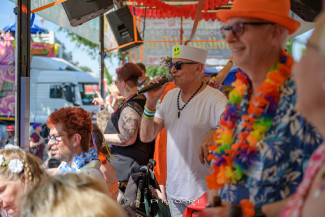 Rollstuhl-Inklusionstruck beim Schlagermove 2023