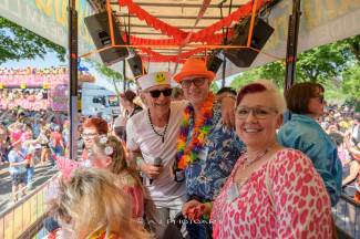 Rollstuhl-Inklusionstruck beim Schlagermove 2023