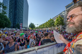 Rollstuhl-Inklusionstruck beim Schlagermove 2023