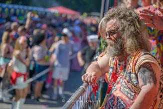 Rollstuhl-Inklusionstruck beim Schlagermove 2023