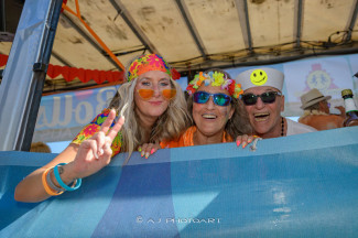 Rollstuhl-Inklusionstruck beim Schlagermove 2023