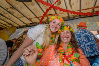 Rollstuhl-Inklusionstruck beim Schlagermove 2023