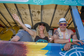 Rollstuhl-Inklusionstruck beim Schlagermove 2023