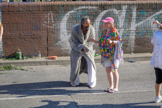 Rollstuhl-Inklusionstruck beim Schlagermove 2023