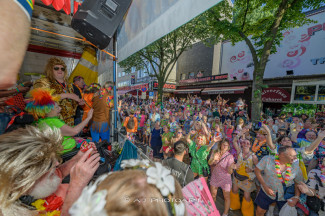 Rollstuhl-Inklusionstruck beim Schlagermove 2023