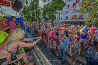 Rollstuhl-Inklusionstruck beim Schlagermove 2023