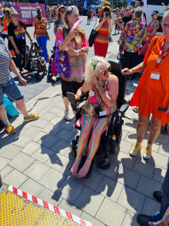 Rollstuhl-Inklusionstruck beim Schlagermove 2023