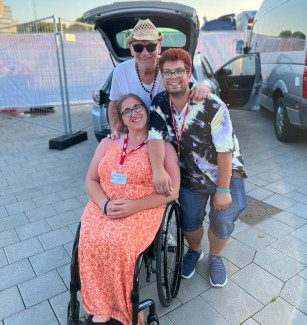 Rollstuhl-Inklusionstruck beim Schlagermove 2023