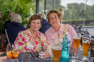 Scheckübergabe im Restaurant Eisvogel am See - Erlös der 37ten Starpyramide