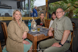 Scheckübergabe im Restaurant Eisvogel am See - Erlös der 37ten Starpyramide
