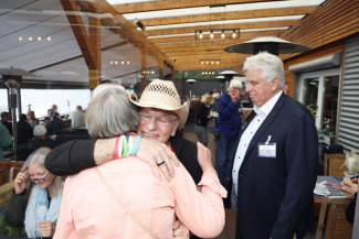 Scheckübergabe im Restaurant Eisvogel am See - Erlös der 37ten Starpyramide