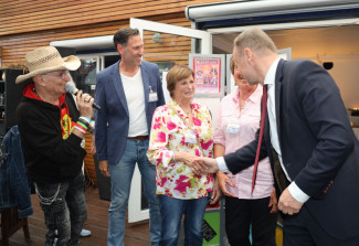 Scheckübergabe im Restaurant Eisvogel am See - Erlös der 37ten Starpyramide