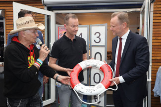 Scheckübergabe im Restaurant Eisvogel am See - Erlös der 37ten Starpyramide