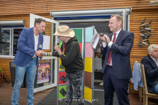 Scheckübergabe im Restaurant Eisvogel am See - Erlös der 37ten Starpyramide