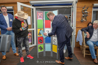 Scheckübergabe im Restaurant Eisvogel am See - Erlös der 37ten Starpyramide