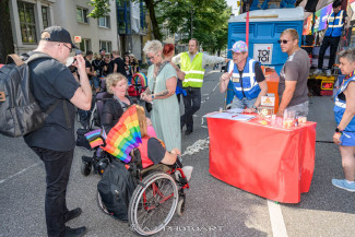 Hamburg Pride 2024 - Rollstuhlfahrer-Inklusionstruck