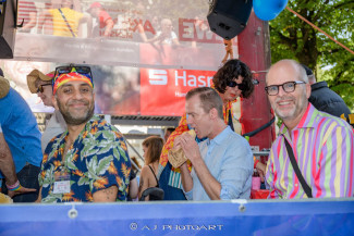 Hamburg Pride 2024 - Rollstuhlfahrer-Inklusionstruck
