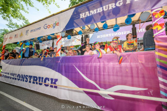 Hamburg Pride 2024 - Rollstuhlfahrer-Inklusionstruck