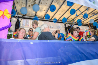 Hamburg Pride 2024 - Rollstuhlfahrer-Inklusionstruck