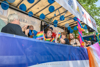 Hamburg Pride 2024 - Rollstuhlfahrer-Inklusionstruck