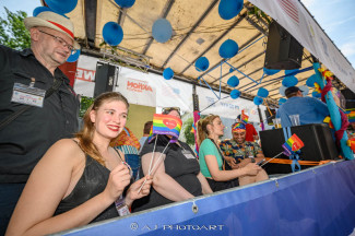 Hamburg Pride 2024 - Rollstuhlfahrer-Inklusionstruck