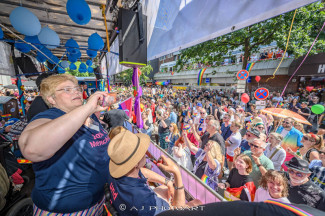Hamburg Pride 2024 - Rollstuhlfahrer-Inklusionstruck
