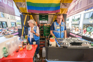 Hamburg Pride 2024 - Rollstuhlfahrer-Inklusionstruck