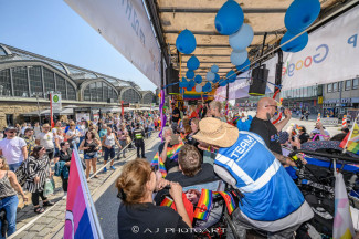 Hamburg Pride 2024 - Rollstuhlfahrer-Inklusionstruck
