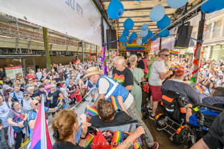 Hamburg Pride 2024 - Rollstuhlfahrer-Inklusionstruck