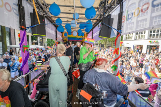 Hamburg Pride 2024 - Rollstuhlfahrer-Inklusionstruck