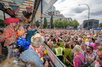 Schlagermove 2025 - Rollstuhlfahrer-Inklusionstruck