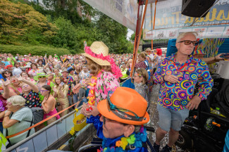 Schlagermove 2025 - Rollstuhlfahrer-Inklusionstruck