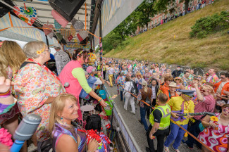 Schlagermove 2025 - Rollstuhlfahrer-Inklusionstruck