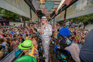 Schlagermove 2025 - Rollstuhlfahrer-Inklusionstruck