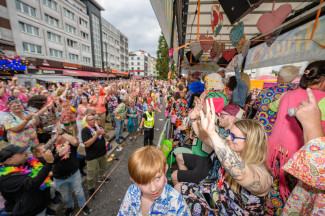 Schlagermove 2025 - Rollstuhlfahrer-Inklusionstruck