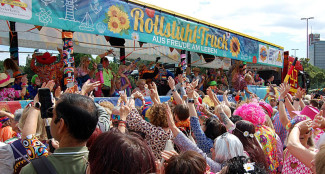 Schlagermove 2025 - Rollstuhlfahrer-Inklusionstruck